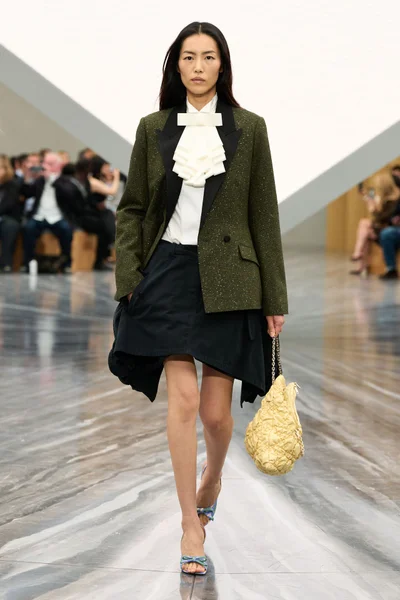 Look 28
